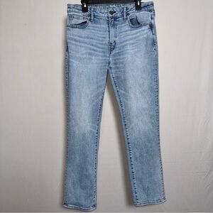 American Eagle Outfitters Light Wash Denim Jeans 33x32 Slim Straight Stretch